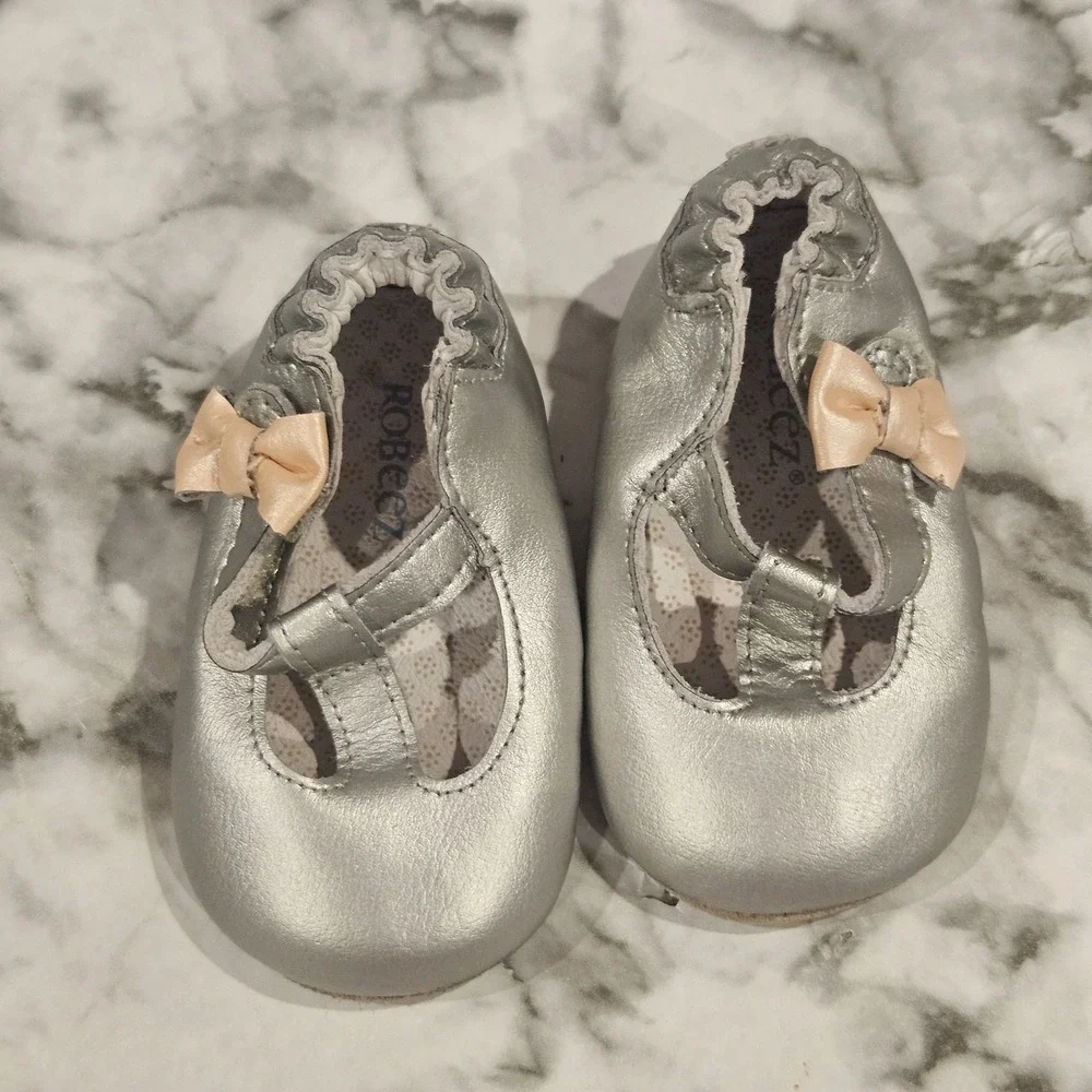 Robeez Baby Girl Crib Shoes 3-6 Months‎ Silver Pink Bow Easter Church Dress